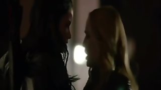 Caity Lotz Lesbian (Arrow,Legends Of Tomorrow)