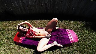 Kelsey sun berciuman