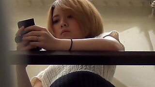 High heeled japanese ho pisses