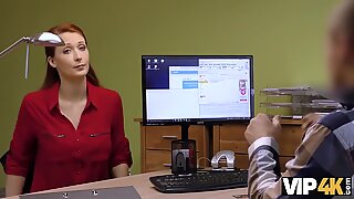 VIP4K. Se rechazó_ la solicitud de cré_dito, así_ que ¿_por qué_ se desnuda la pelirroja Isabella Lui