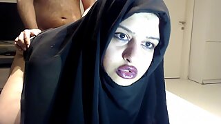 I FINALLY FUCKED MY BEST FRIEND'S MATURE ARAB MOM !