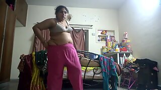 Desi Bhabi Hidden Cam