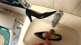 Piss in wifes classic pump