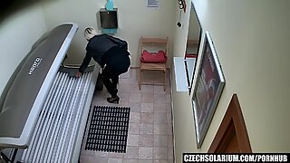blondie chick Secretely jerking