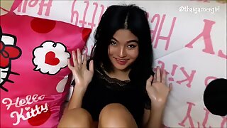 Thai nubile flashes off her bootie and oils her feet (me)