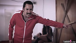 Young Orphans Fuck Care Taker Dalam Rumah Tangga Gila