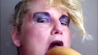 GRANNY SUCKS A SAUSAGE