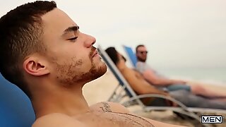 Fucking under the desk with sexy stud Beaux banks